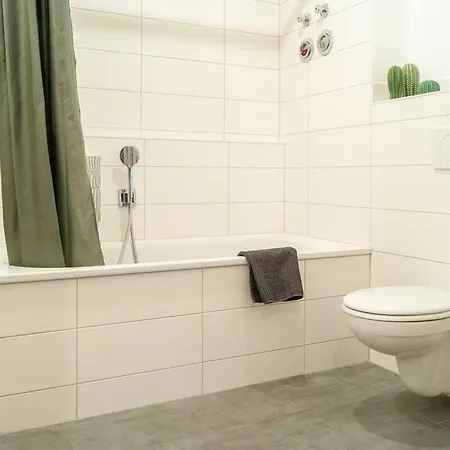 Wohnglück Mit Balkon Im Preußischen Viertel *